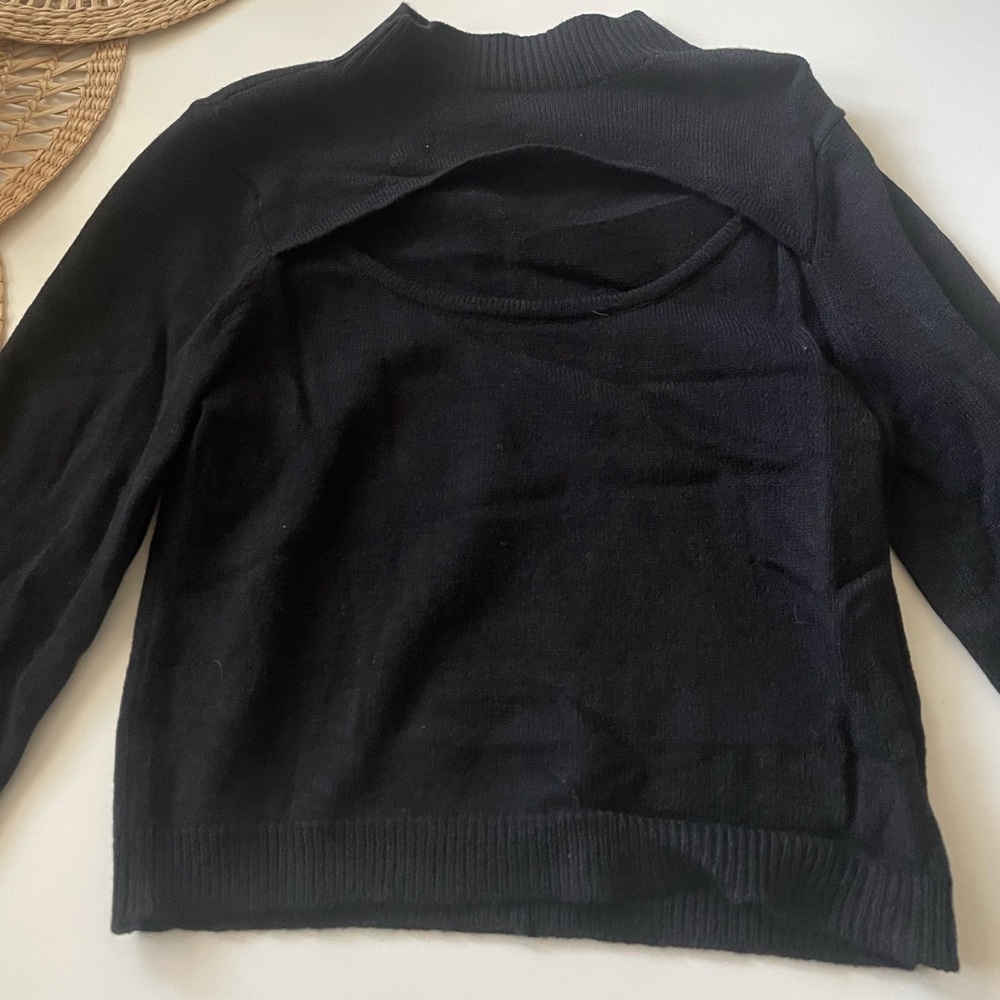 FASHIONNOVA black crop‎ sweater